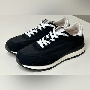 Men’s 10 Cushionaire Black & White Comfortable Hybrid Versatile Sneakers Shoes